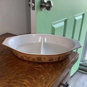 Vintage Pyrex Early American 1.5-quart Divided Casserole Dish